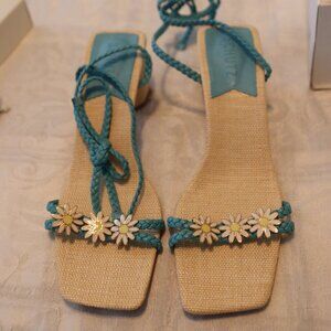 SCHUTZ Hina Mid-Heel Sandal Daisy Floral Motif and Braded Straps Size 10B